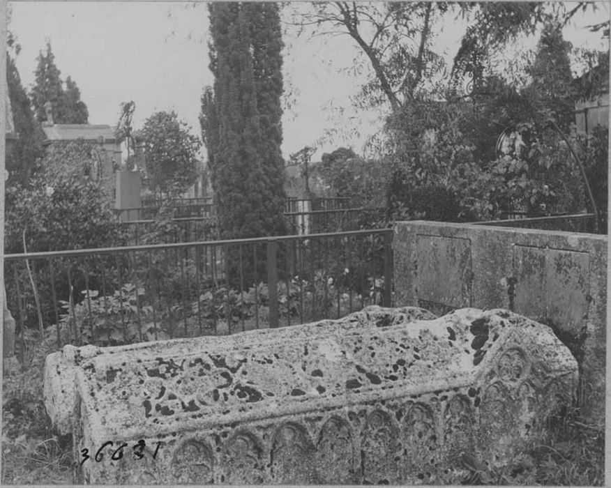 tombeaux, vue générale