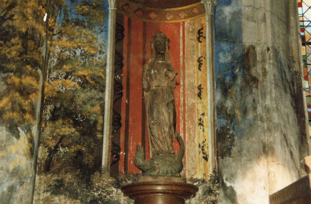 statue : sainte Marguerite d'Antioche