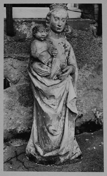 statue : Vierge à l’Enfant