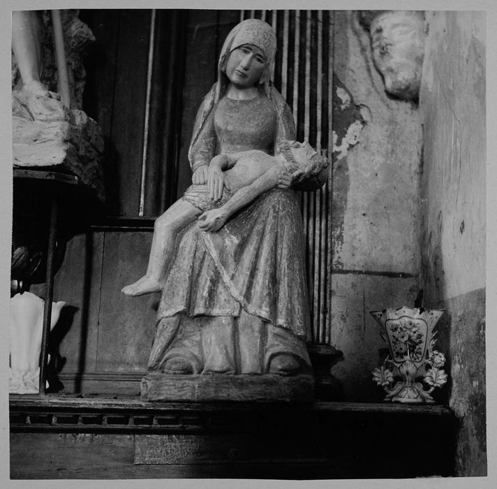 groupe sculpté : Vierge de Pitié