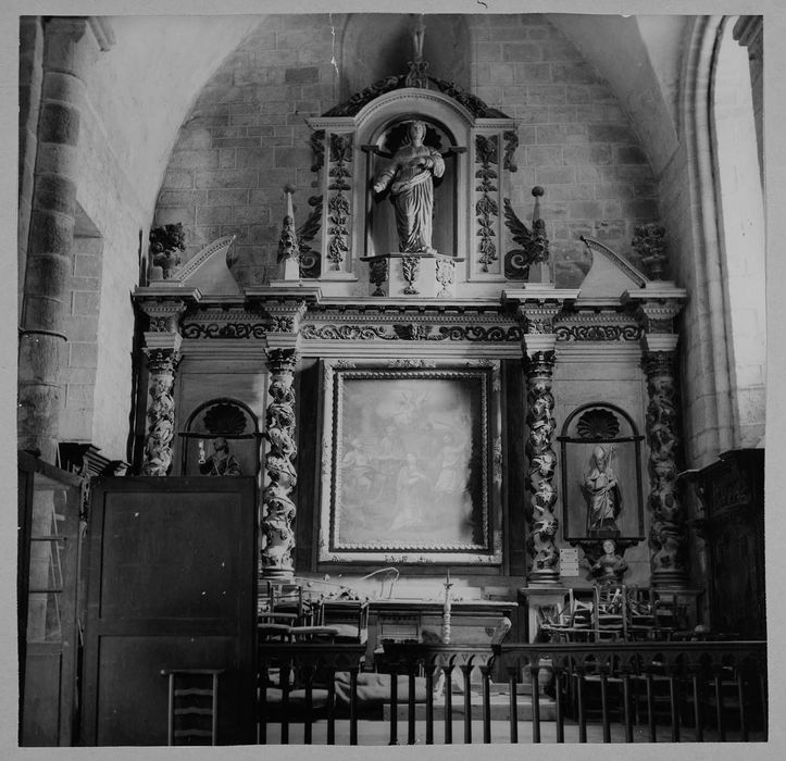 retable, tableau : la Décollation de sainte Valérie, 3 statues : saint Pierre, saint Martial, sainte Valérie