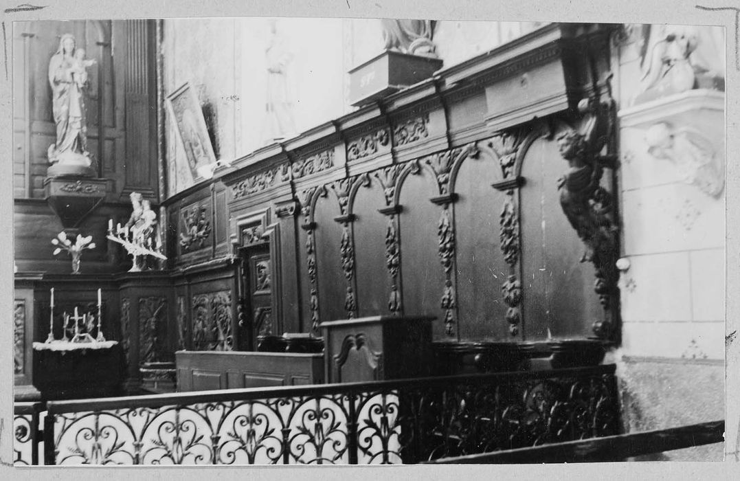 lambris de demi-revêtement du choeur, vue partielle