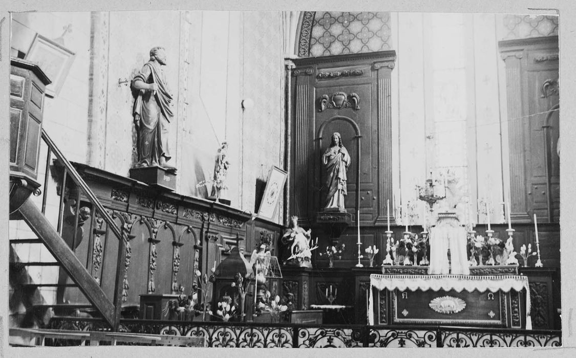 lambris de demi-revêtement du choeur, vue partielle