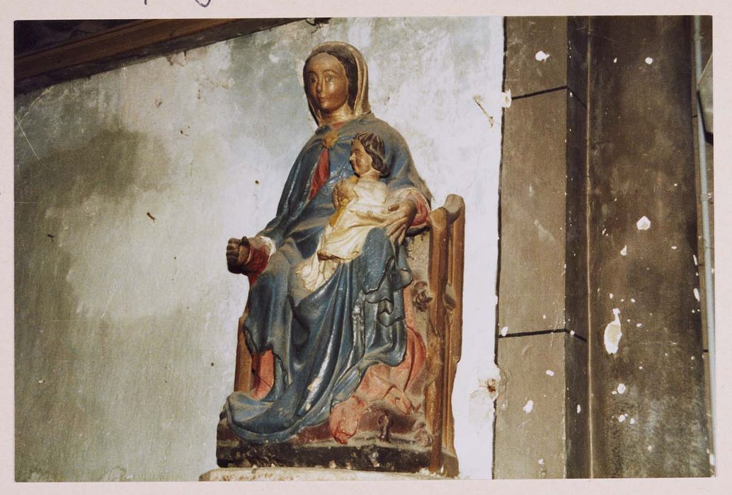 statue : Vierge à l'Enfant assise