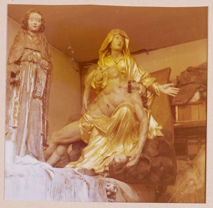 groupe sculpté : Vierge de Pitié