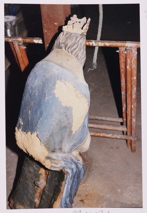 statue (petite nature) : Vierge à l'Enfant assise (revers)