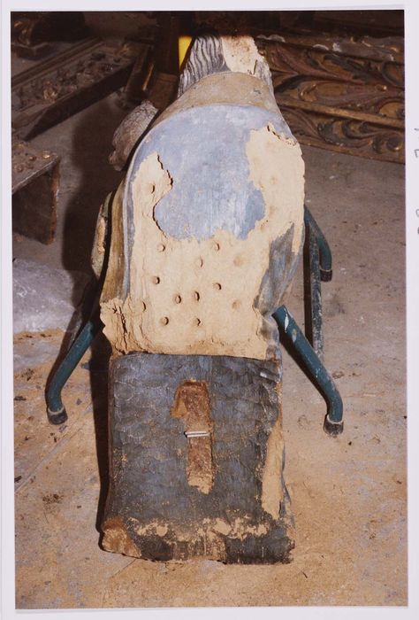 statue (petite nature) : Vierge à l'Enfant assise, détail