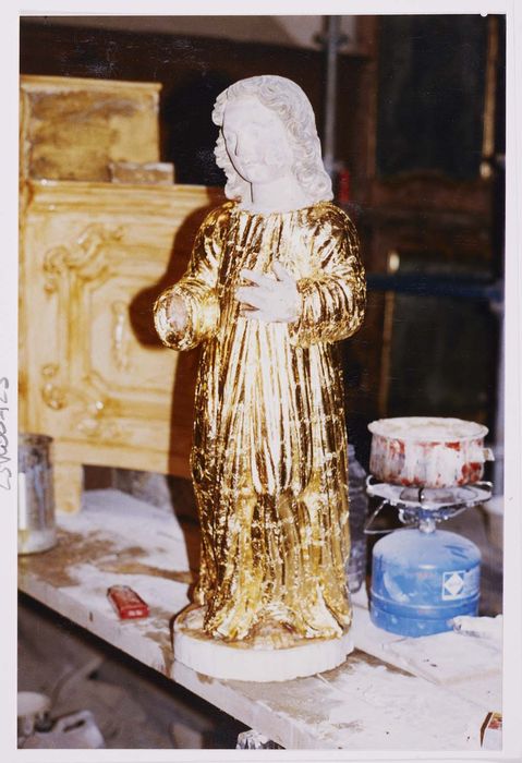 statue : Christ enfant