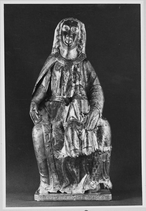 statue : Vierge à l'Enfant assise