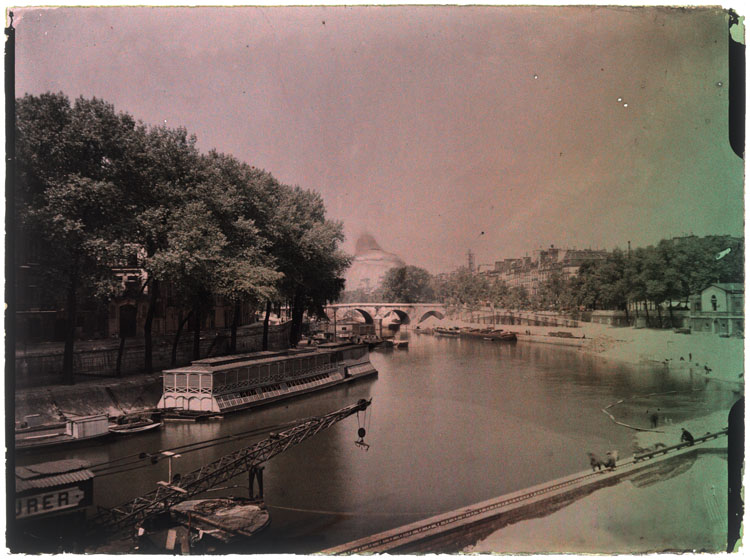 Quais de Seine, le Pont Marie en arrière-plan