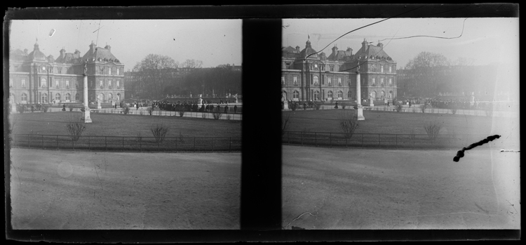 Vue du jardin devant le palais