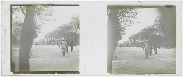 Promeneurs dans le jardin du Luxembourg