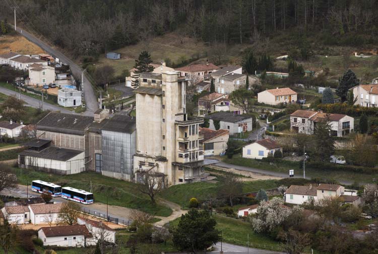 Silo dans le quartier, vue d’ensemble