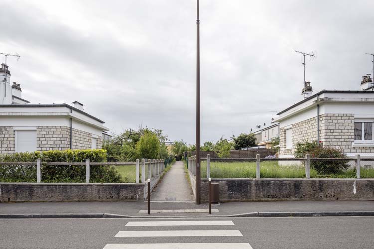 Passage entre deux pavillons