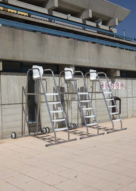 Chaises des maîtres-nageurs