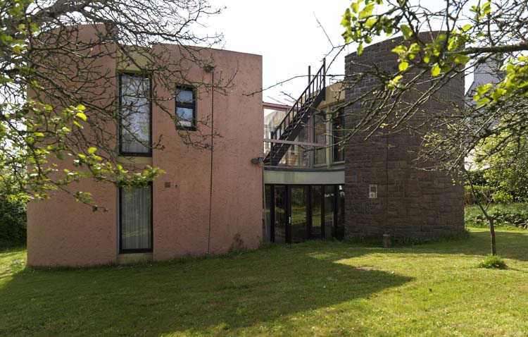Façade arrière depuis le jardin