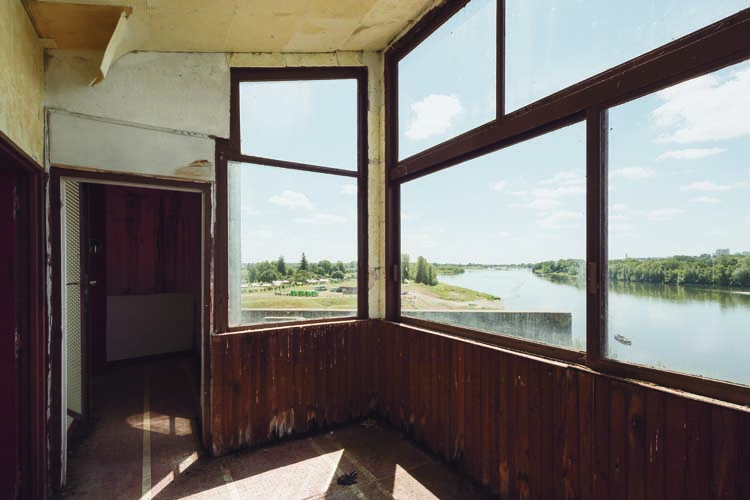 Intérieur, vue sur la Loire