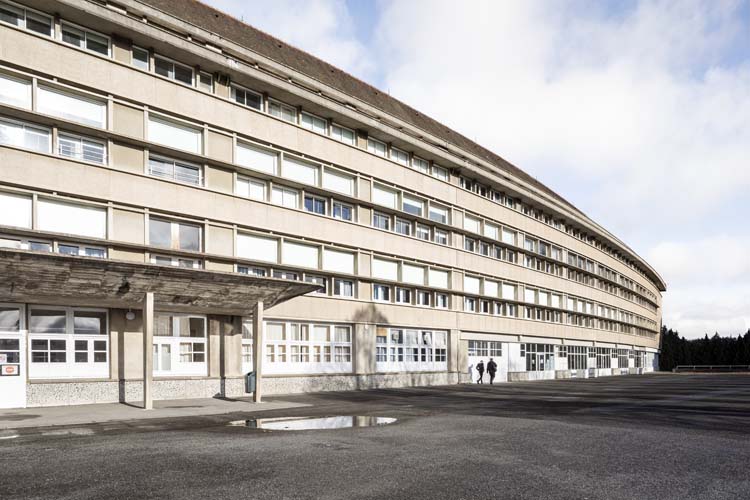 Cour