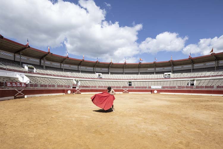 Arène centrale avec toreador