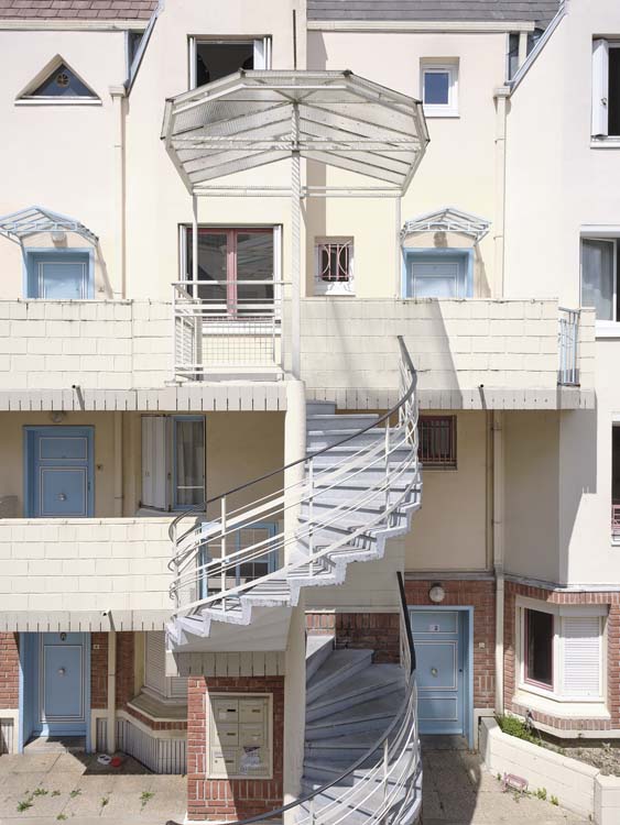 Vue d’une façade, escalier extérieur