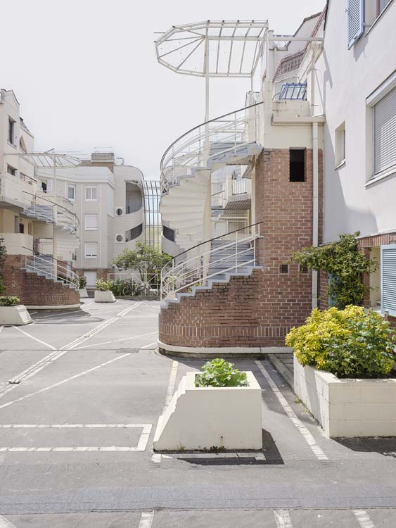 Vue latérale de l’escalier extérieur