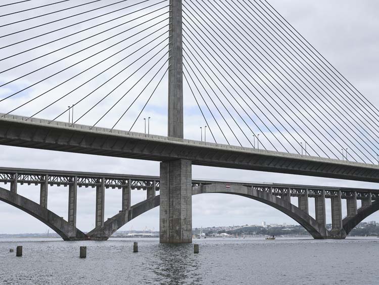 Vue d’ensemble, le pont de l’Iroise au premier plan