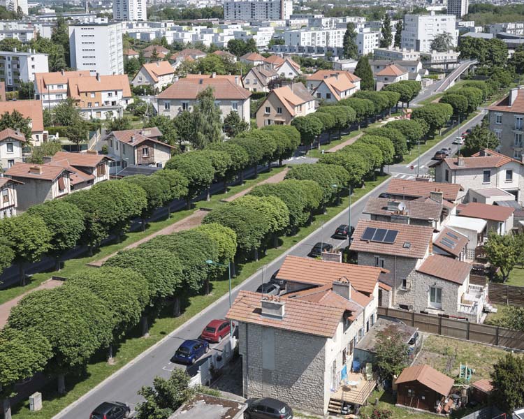 Boulodromes le long de l’avenue du 18-Juin, vue plongeante