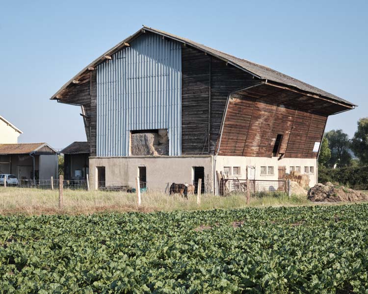 Ferme dite « Bureau » du nom de l’architecte, à plans inclinés et bardages de bois