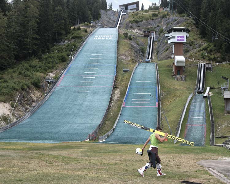 Vue d’en bas des pistes