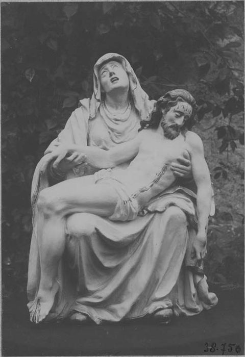 groupe sculpté : Vierge de Pitié, vue générale - © Ministère de la Culture (France), Médiathèque du patrimoine et de la photographie, diffusion RMN-GP
