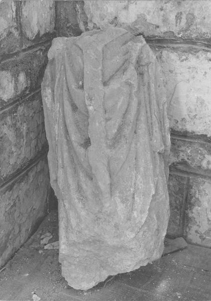 statue : évêque, vue générale