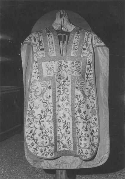 chasuble, vue générale - © Ministère de la Culture (France), Médiathèque du patrimoine et de la photographie (objets mobiliers), tous droits réservés