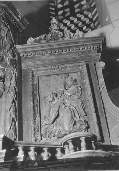 tabernacle à ailes et dais d'exposition du maître-autel, et ses statuettes, détail