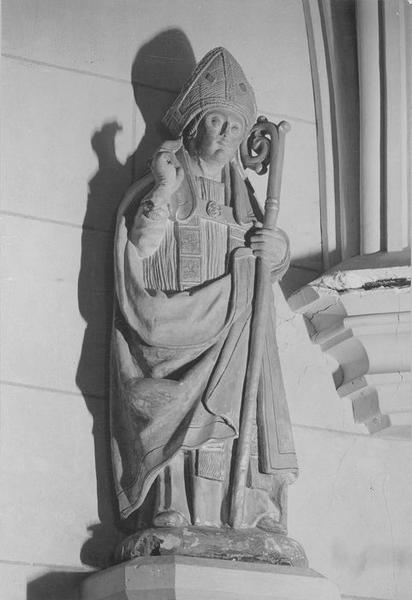 statue (petite nature) : évêque, dit saint Médard, vue générale - © Ministère de la Culture (France), Médiathèque du patrimoine et de la photographie (objets mobiliers), tous droits réservés