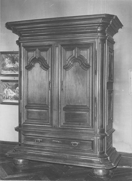 Armoire