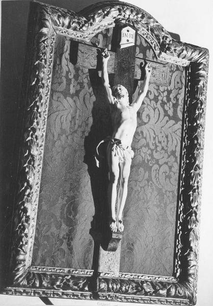 Statuette, cadre : Christ en croix (crucifix)