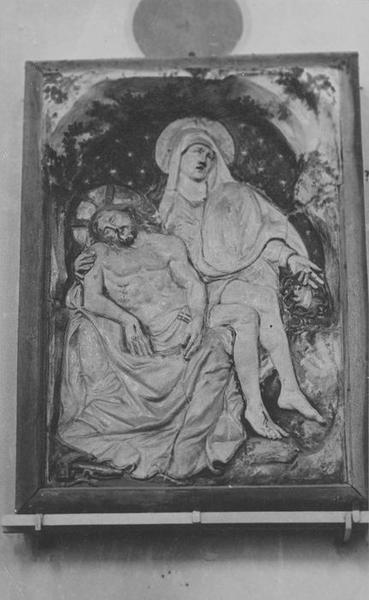 bas-relief (grandeur nature) : Vierge de Pitiémontignac