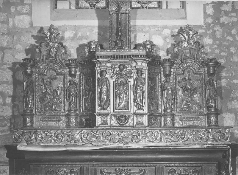 Autel, gradin, tabernacle à ailes et dais d'exposition, prédelle, 4 statuettes (maître-autel)