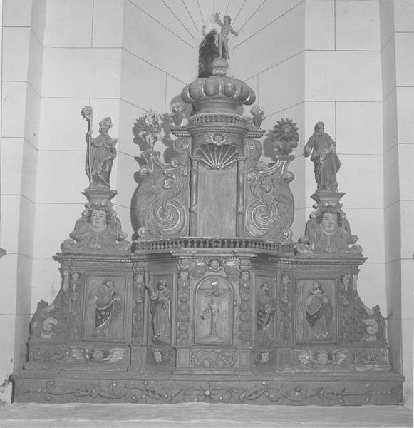 tabernacle, 4 statues : Christ triomphant, évêque, saint personnage, Vierge à l'enfant, vue générale