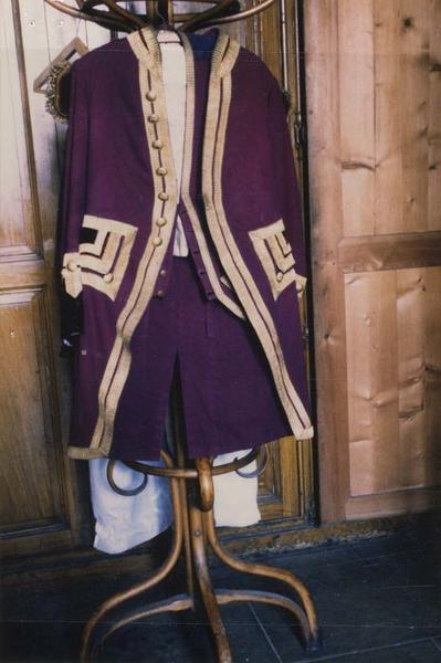costume de suisse, vue générale - © Ministère de la Culture (France), Médiathèque du patrimoine et de la photographie (objets mobiliers), tous droits réservés