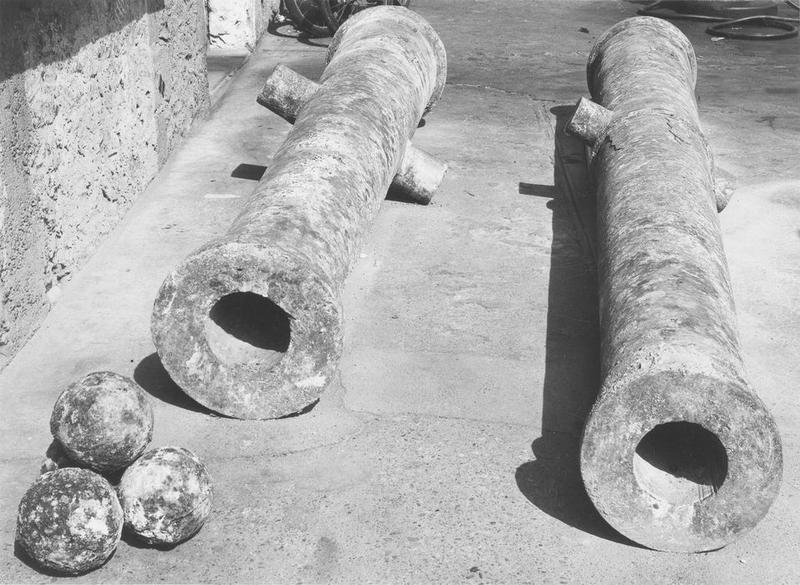 canons, boulets, vue générale - © Ministère de la Culture (France), Médiathèque du patrimoine et de la photographie (objets mobiliers), tous droits réservés