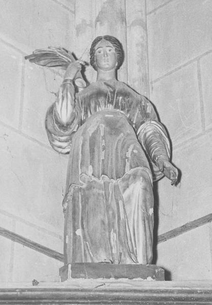 statue : sainte martyre, vue générale