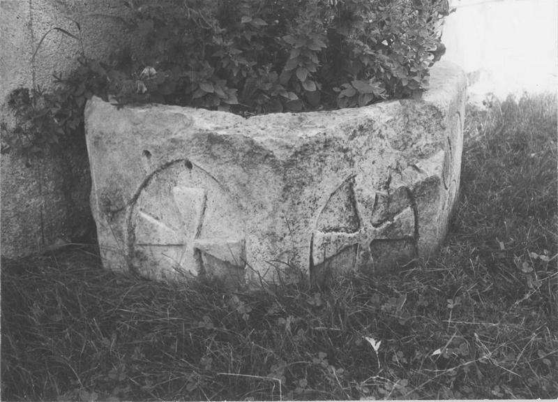 fonts baptismaux (cuve baptismale à immersion), vue générale