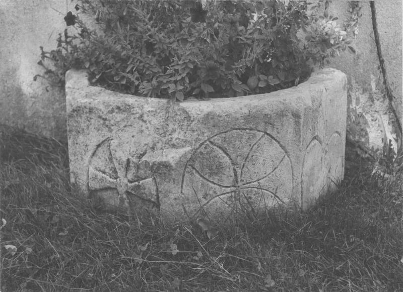 fonts baptismaux (cuve baptismale à immersion), vue générale