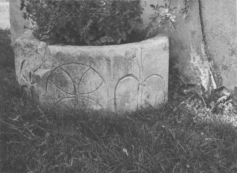 fonts baptismaux (cuve baptismale à immersion), vue générale