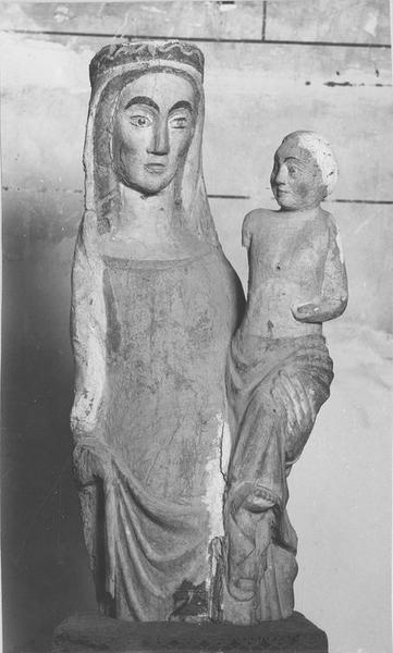 statue (demi-nature) : Vierge à l'enfant, vue générale