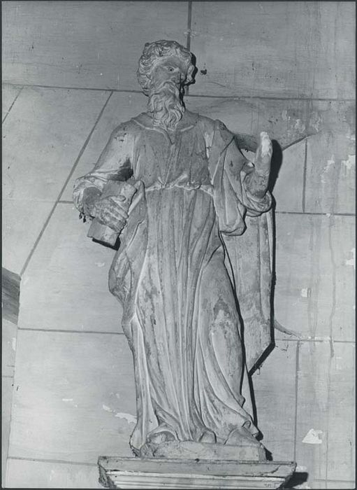 statue : Saint Paul