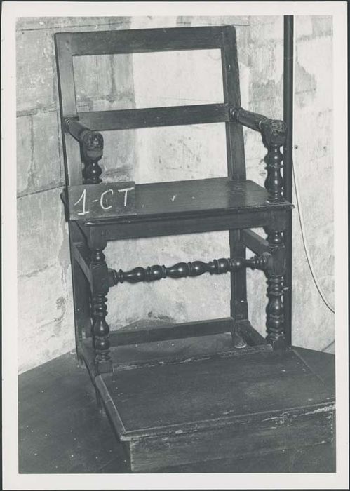 Fauteuil de célébrant