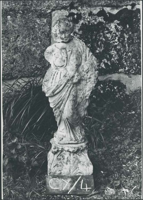 Statue dite Vierge à l'Enfant