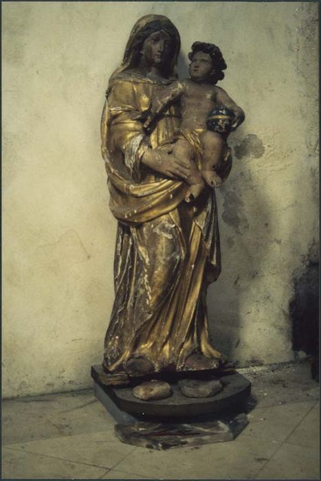 statue : Vierge à l'Enfant